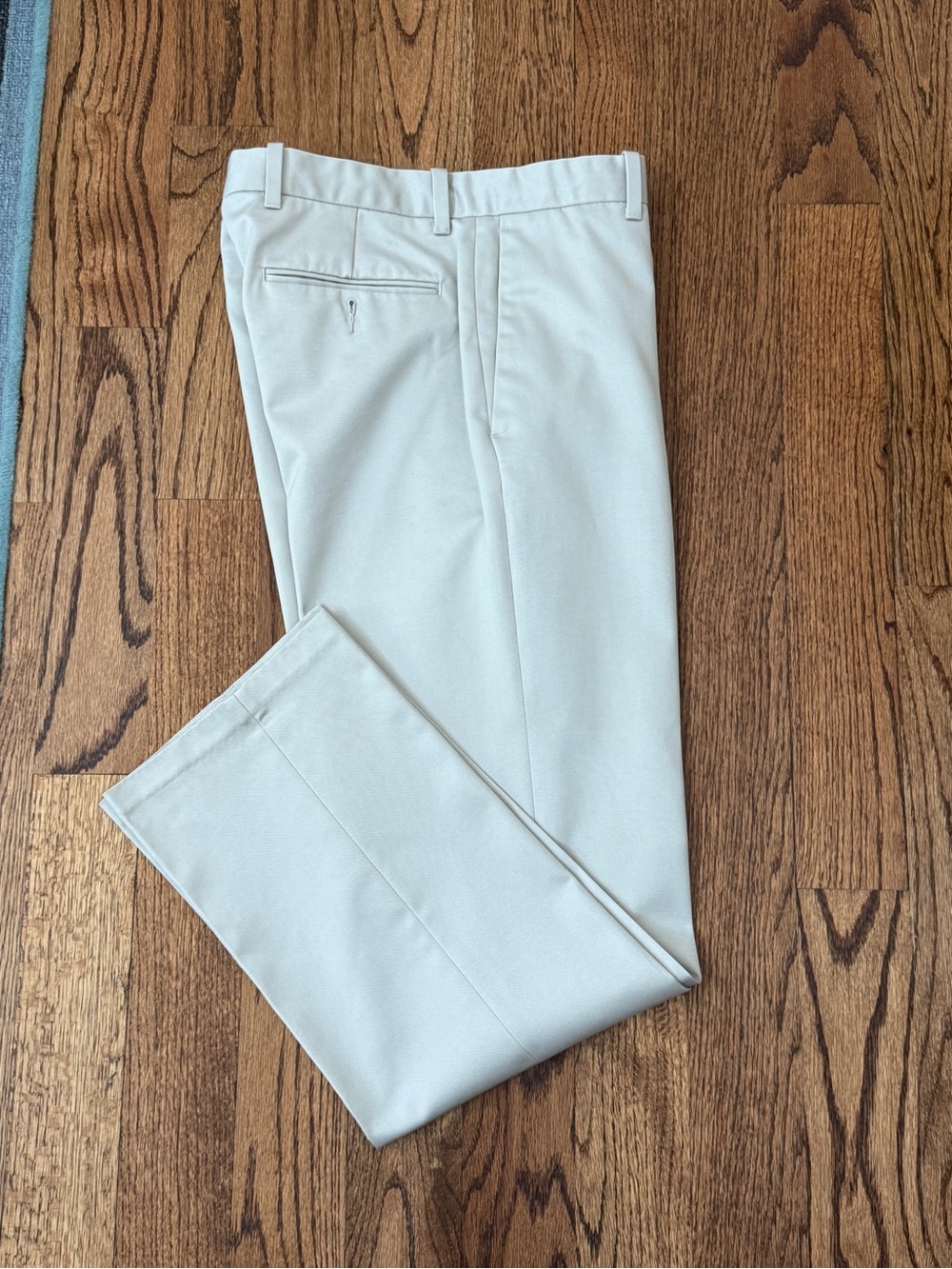Perry Ellis Men's Dress Chino  in Light Beige — Classic Tailored Fit 32/32